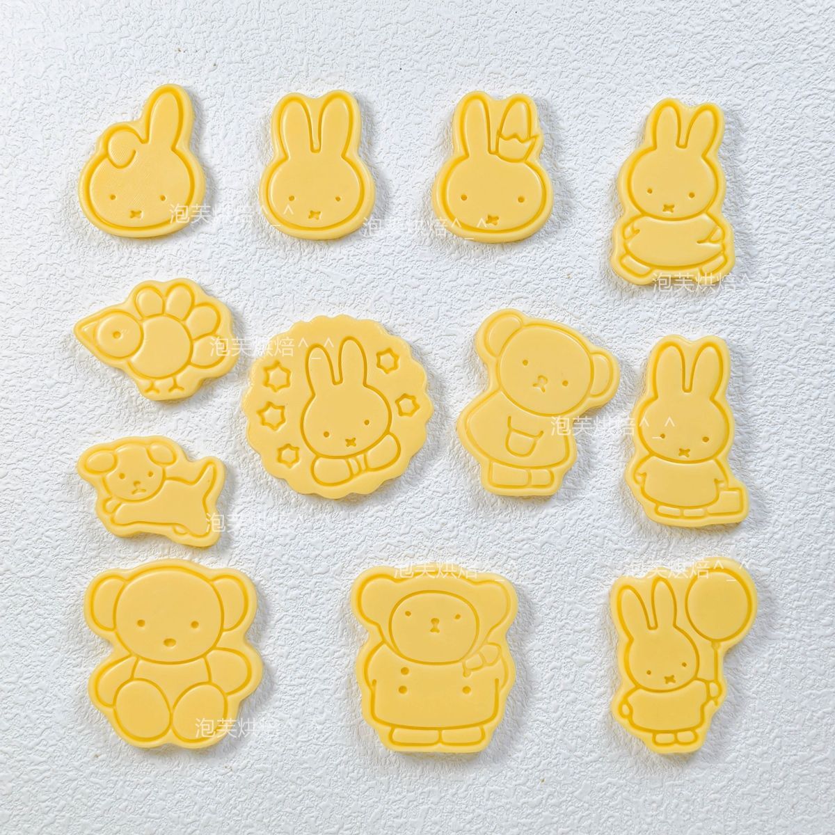 Kitchen Gadgets And Accessories - Cute 3D Press Cookie Mold with