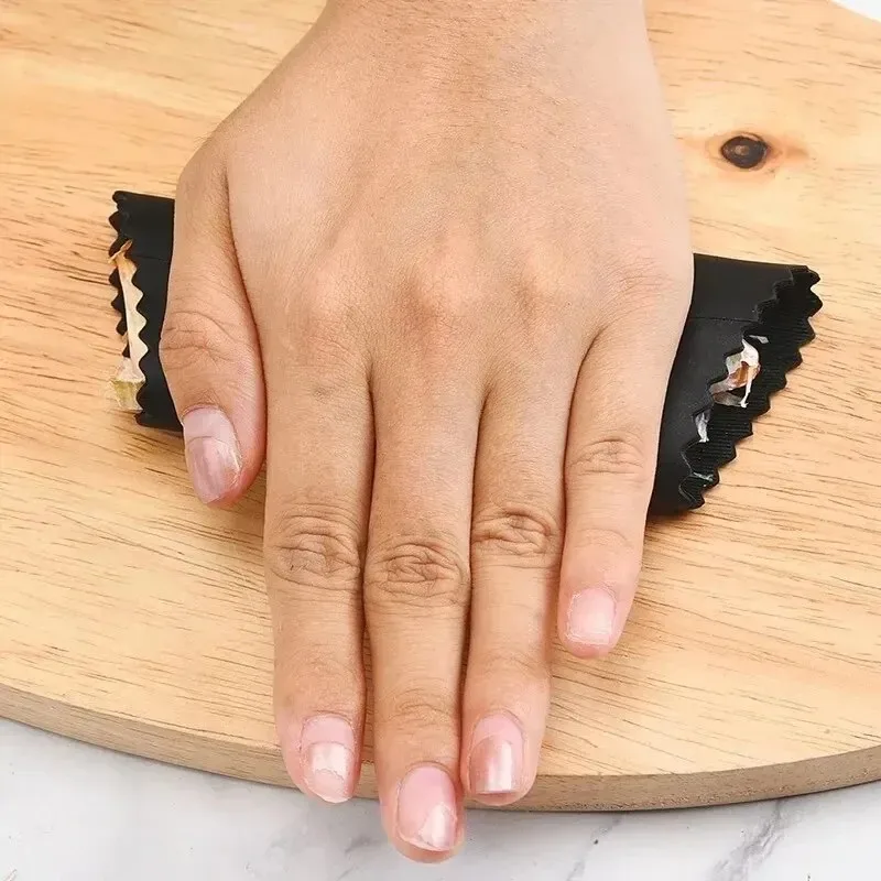 Kitchen Gadgets Youtube - Garlic Stripper Tube Peeling Garlic Peeling